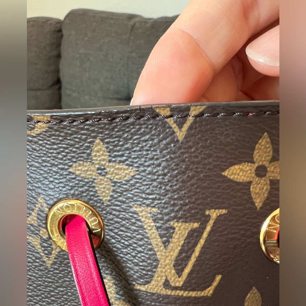 Louis Vuitton NeoNoe Freesia - Picture 17 of 17